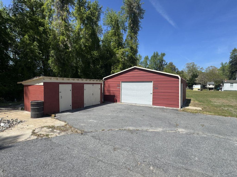 Photo 7 of 46 residential for sale in Suffolk virginia