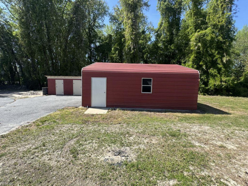 Photo 8 of 46 residential for sale in Suffolk virginia