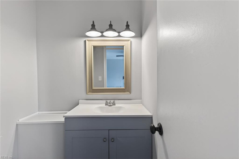 Photo 11 of 18 residential for sale in Virginia Beach virginia