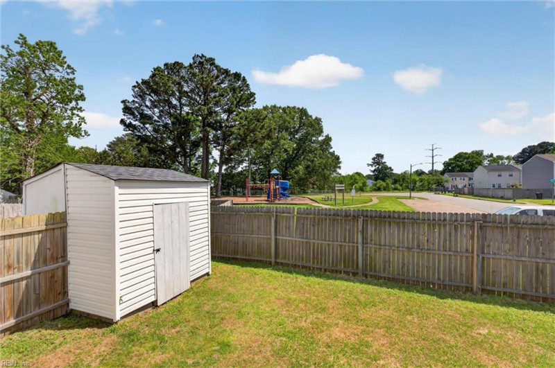 Photo 17 of 18 residential for sale in Virginia Beach virginia