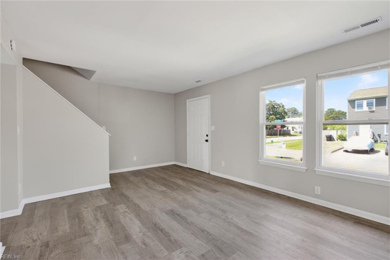 Photo 3 of 18 residential for sale in Virginia Beach virginia