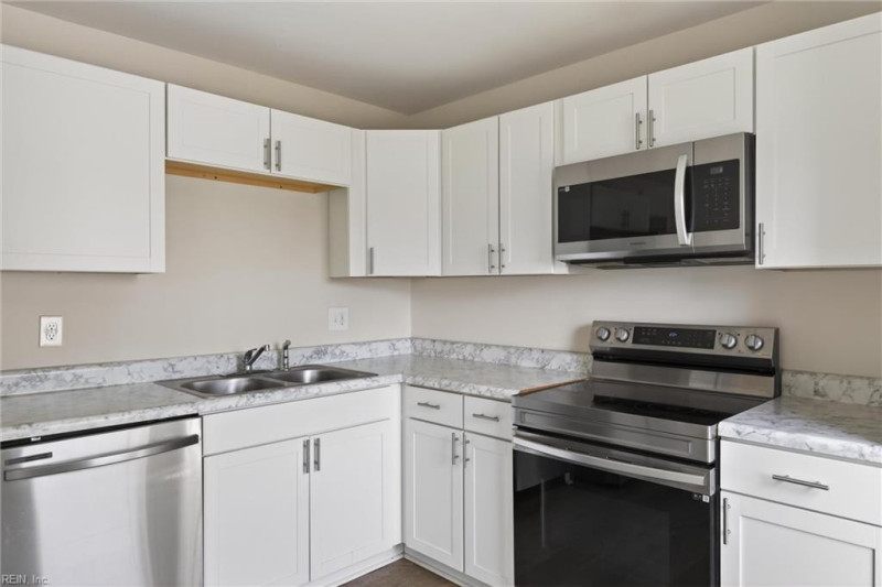 Photo 6 of 18 residential for sale in Virginia Beach virginia