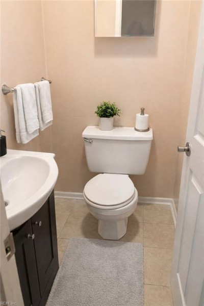 Photo 7 of 8 residential for sale in Portsmouth virginia