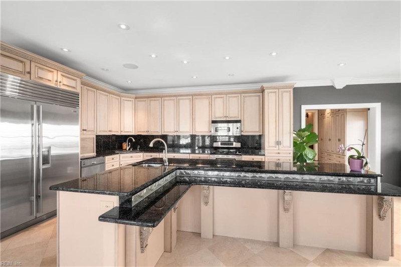 Photo 10 of 43 residential for sale in Virginia Beach virginia