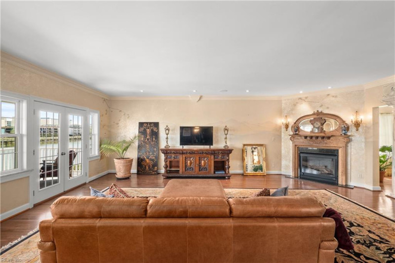 Photo 19 of 43 residential for sale in Virginia Beach virginia