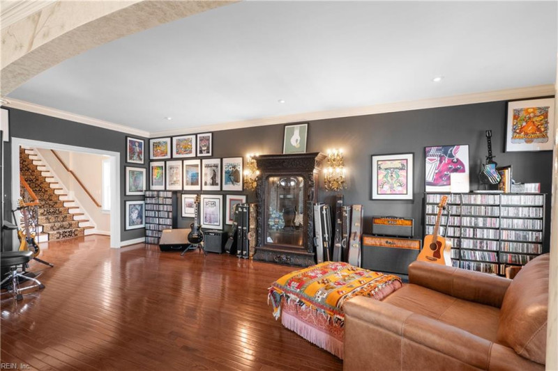 Photo 21 of 43 residential for sale in Virginia Beach virginia