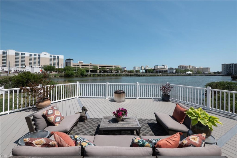 Photo 4 of 43 residential for sale in Virginia Beach virginia