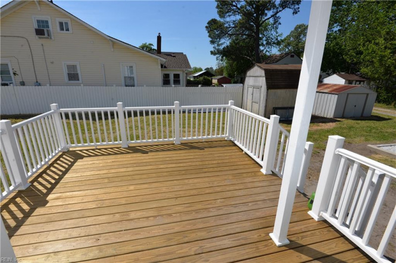 Photo 13 of 45 residential for sale in Portsmouth virginia