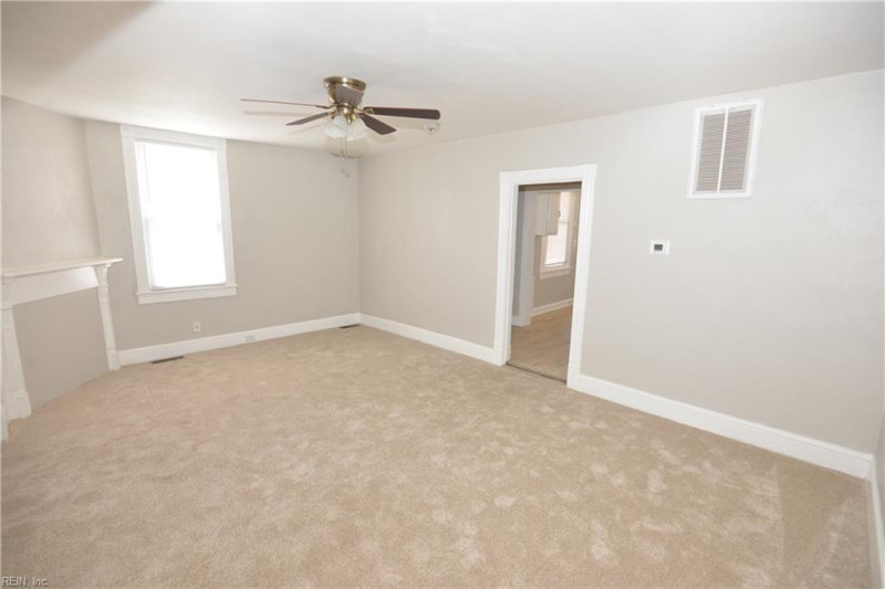 Photo 17 of 45 residential for sale in Portsmouth virginia