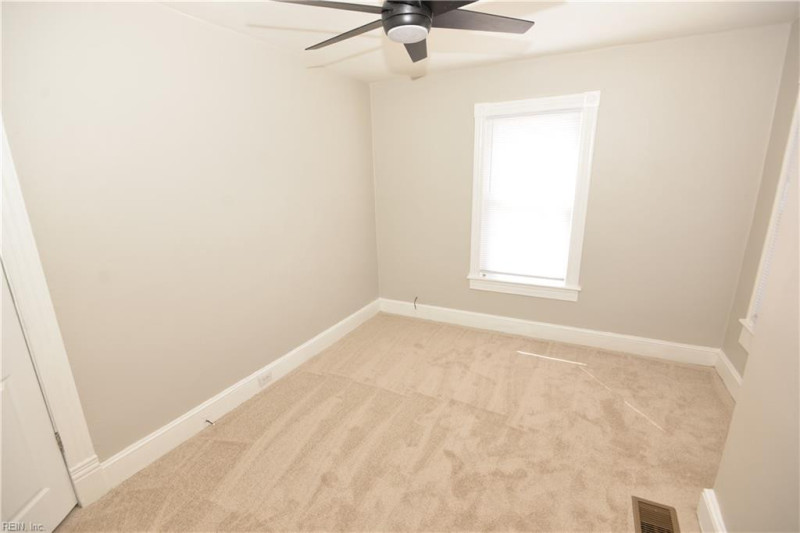 Photo 27 of 45 residential for sale in Portsmouth virginia