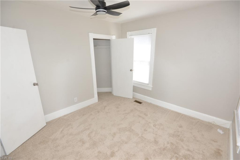 Photo 28 of 45 residential for sale in Portsmouth virginia