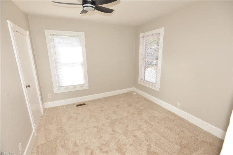 Photo 29 of 45 residential for sale in Portsmouth virginia
