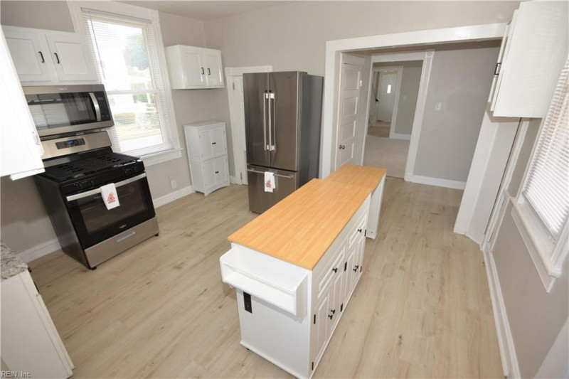 Photo 3 of 45 residential for sale in Portsmouth virginia