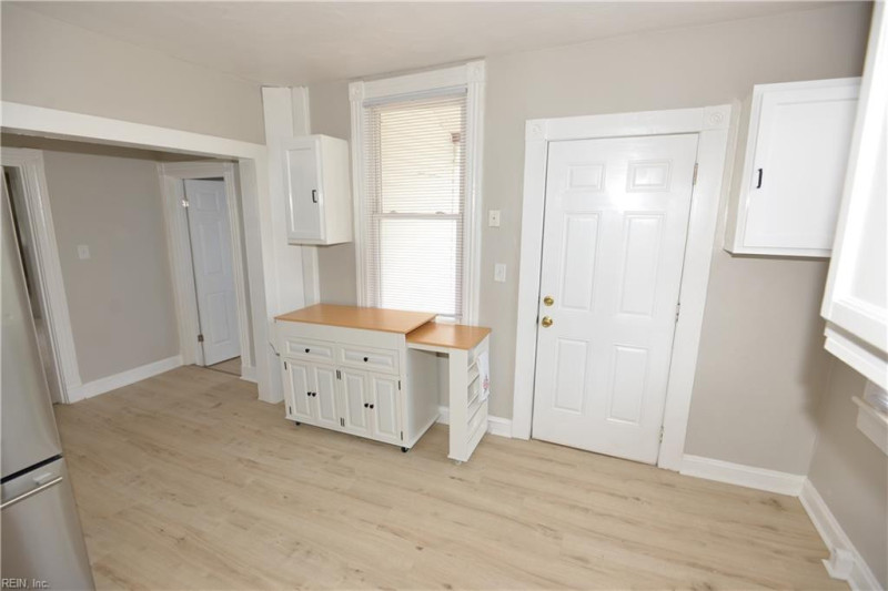 Photo 5 of 45 residential for sale in Portsmouth virginia