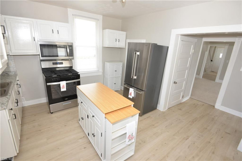 Photo 9 of 45 residential for sale in Portsmouth virginia