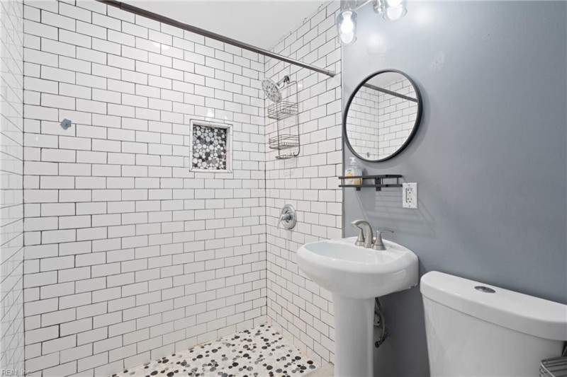 Photo 12 of 28 residential for sale in Portsmouth virginia