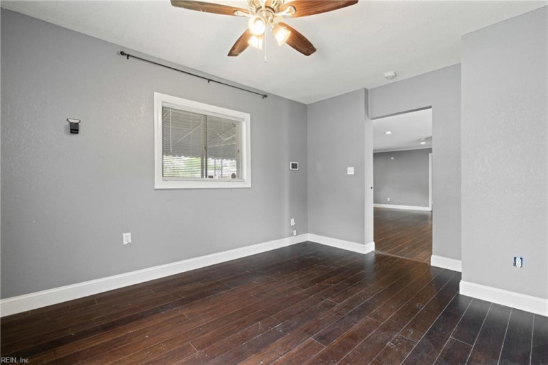 Photo 17 of 28 residential for sale in Portsmouth virginia