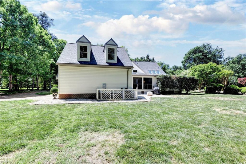 Photo 41 of 50 residential for sale in James City County virginia