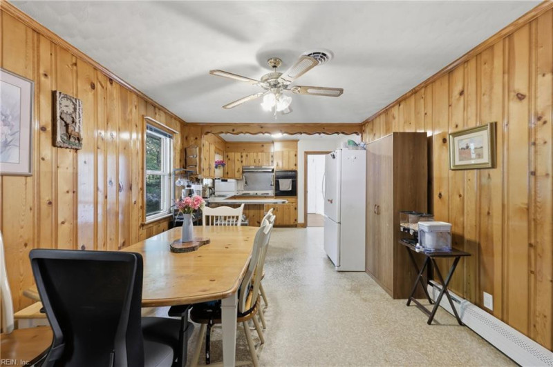 Photo 13 of 45 residential for sale in Chesapeake virginia