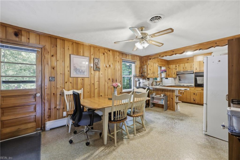 Photo 14 of 45 residential for sale in Chesapeake virginia