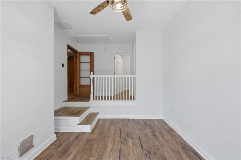 Photo 17 of 45 residential for sale in Chesapeake virginia