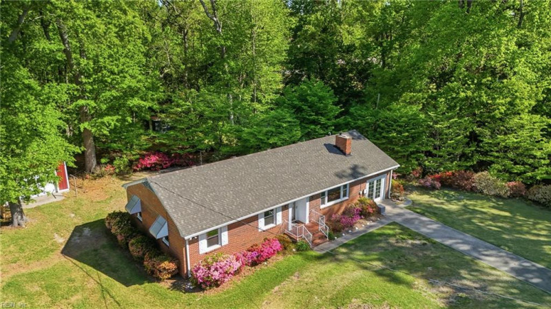 Photo 2 of 45 residential for sale in Chesapeake virginia