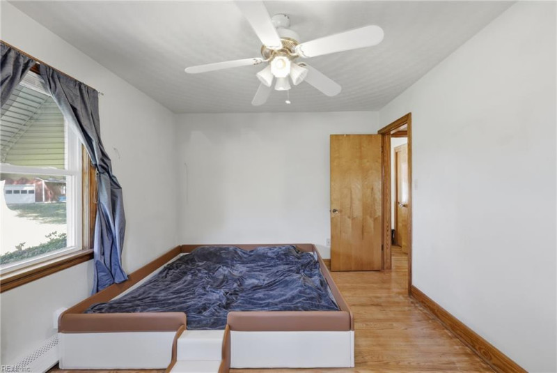 Photo 22 of 45 residential for sale in Chesapeake virginia