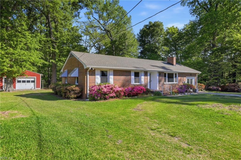Photo 3 of 45 residential for sale in Chesapeake virginia