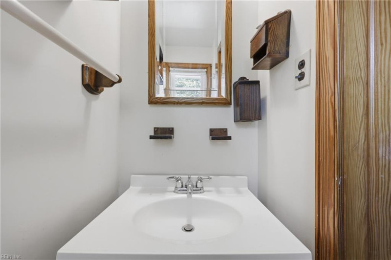 Photo 31 of 45 residential for sale in Chesapeake virginia
