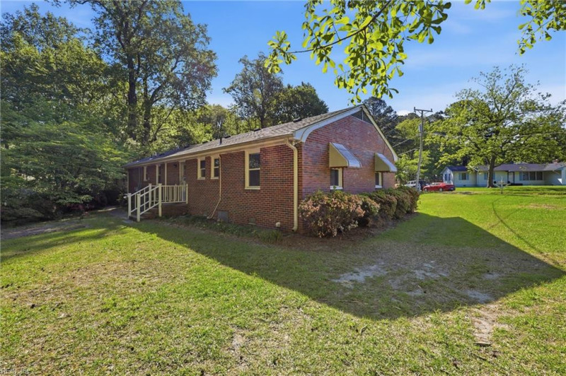 Photo 33 of 45 residential for sale in Chesapeake virginia