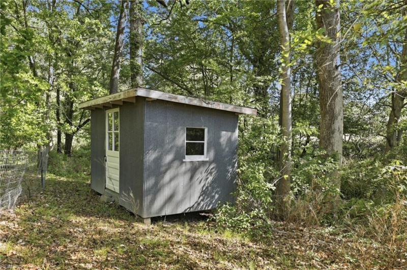 Photo 36 of 45 residential for sale in Chesapeake virginia