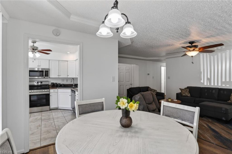 Photo 10 of 23 residential for sale in Chesapeake virginia