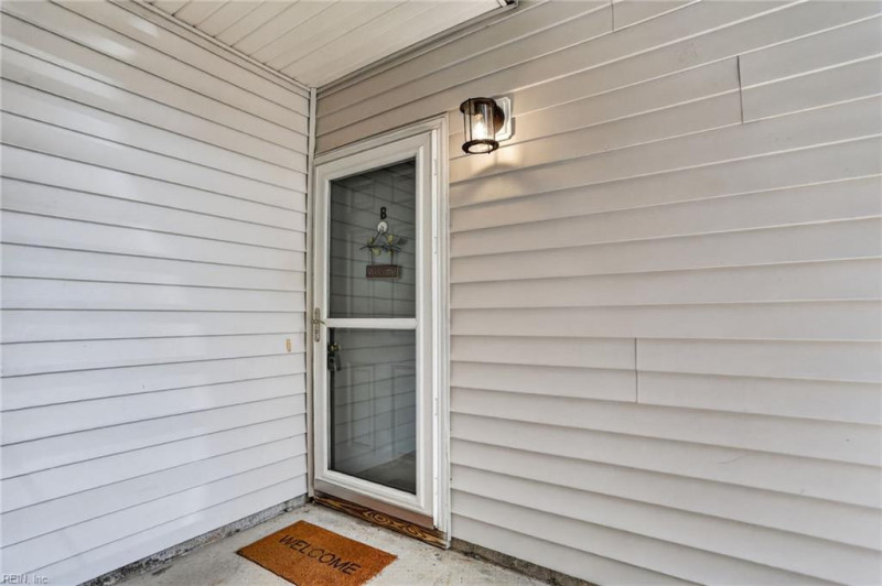 Photo 2 of 23 residential for sale in Chesapeake virginia