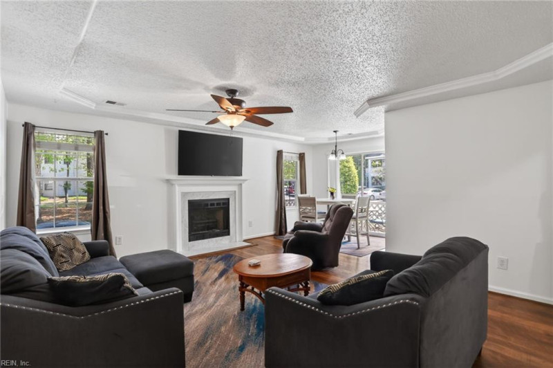 Photo 3 of 23 residential for sale in Chesapeake virginia