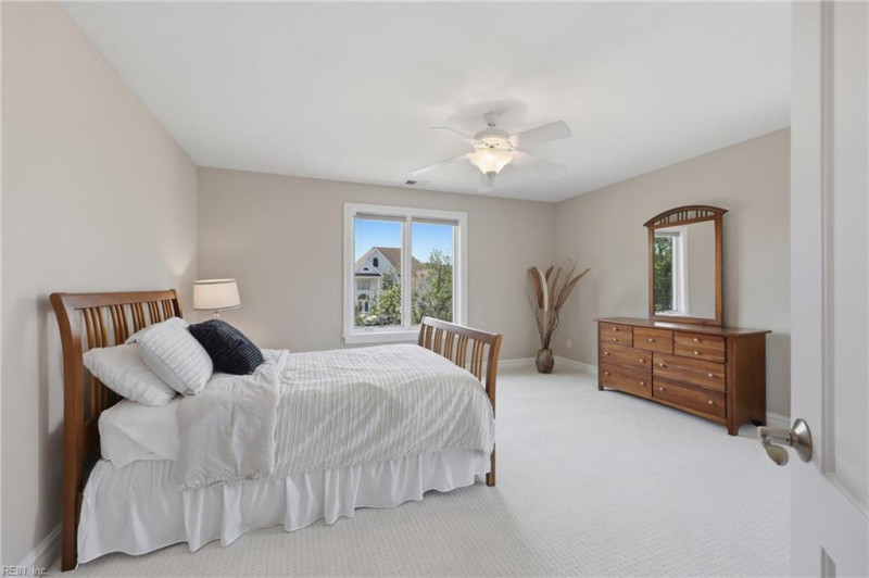 Photo 16 of 24 residential for sale in Chesapeake virginia