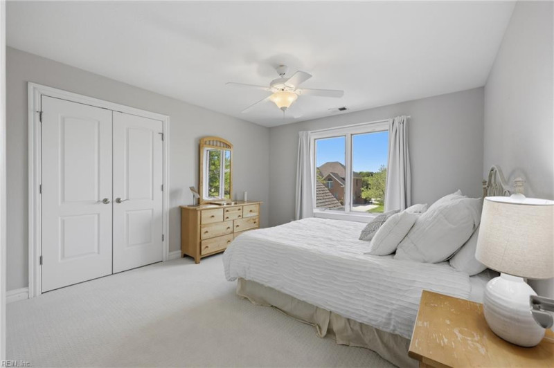 Photo 17 of 24 residential for sale in Chesapeake virginia