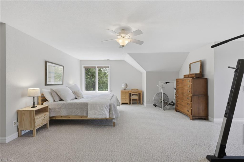 Photo 18 of 24 residential for sale in Chesapeake virginia