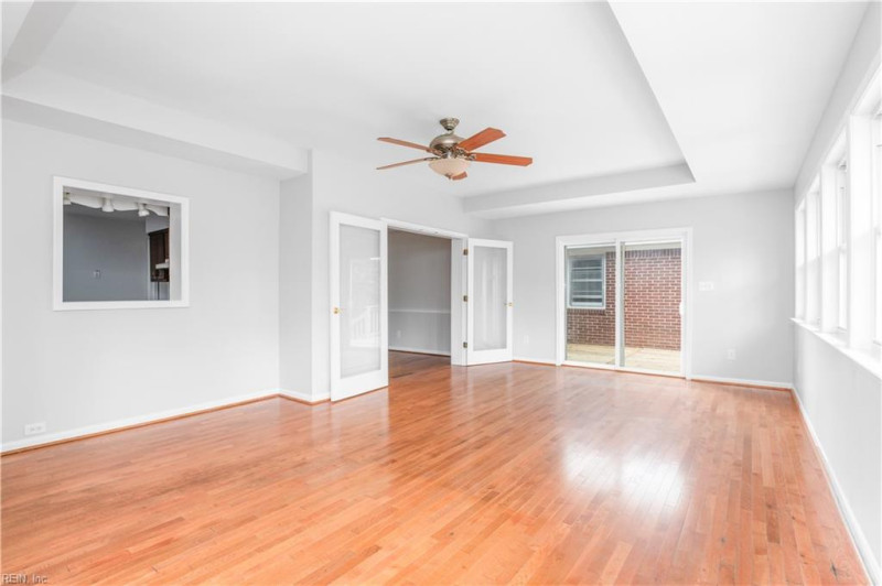 Photo 11 of 45 residential for sale in Virginia Beach virginia