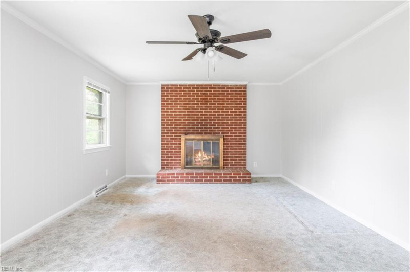 Photo 13 of 45 residential for sale in Virginia Beach virginia