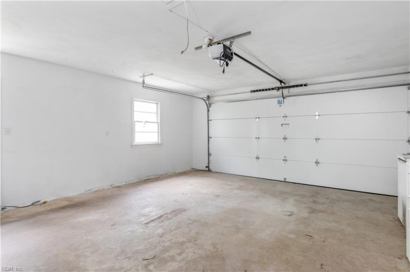 Photo 16 of 45 residential for sale in Virginia Beach virginia