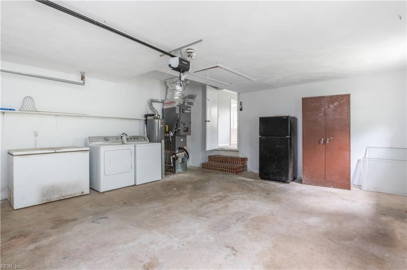 Photo 18 of 45 residential for sale in Virginia Beach virginia