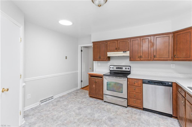 Photo 19 of 45 residential for sale in Virginia Beach virginia