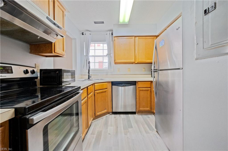 Photo 8 of 26 residential for sale in Newport News virginia
