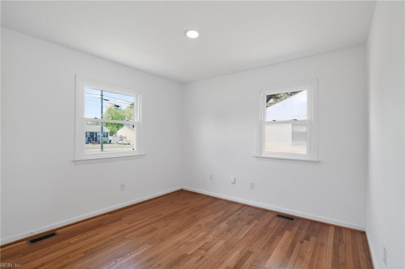 Photo 12 of 22 residential for sale in Hampton virginia