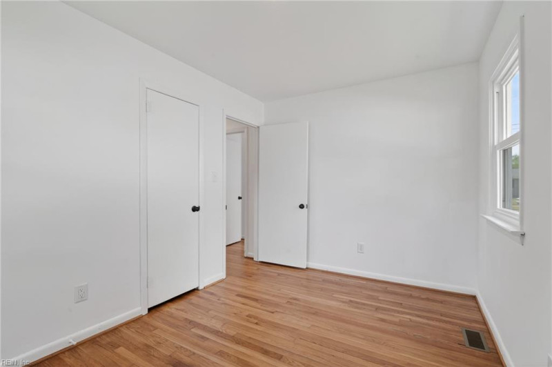 Photo 15 of 22 residential for sale in Hampton virginia