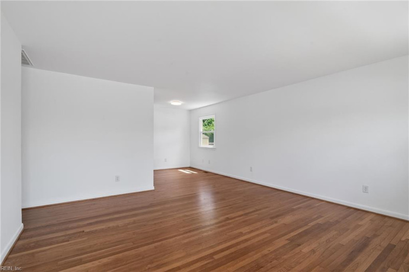 Photo 4 of 22 residential for sale in Hampton virginia