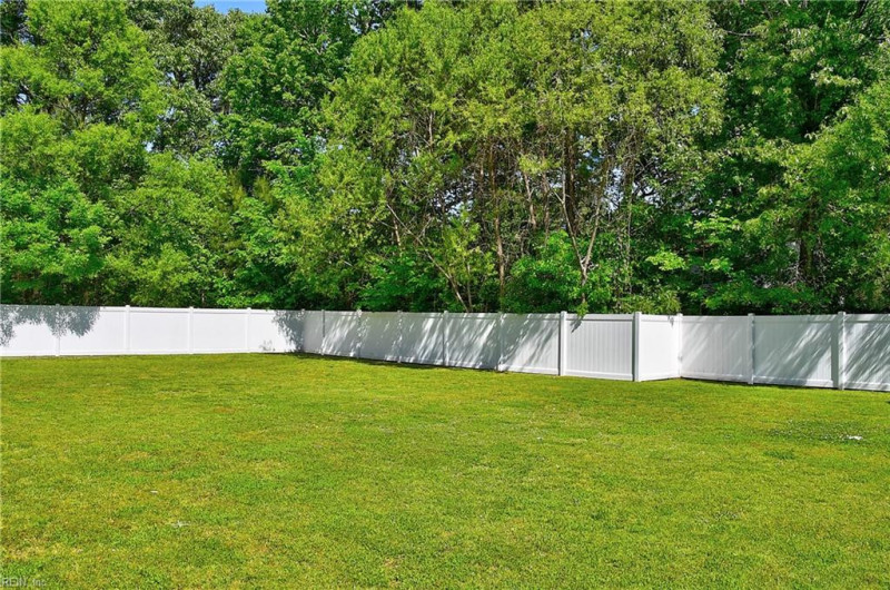 Photo 10 of 40 residential for sale in Chesapeake virginia
