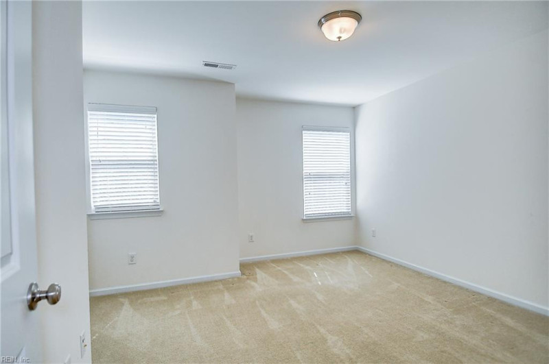 Photo 11 of 40 residential for sale in Chesapeake virginia