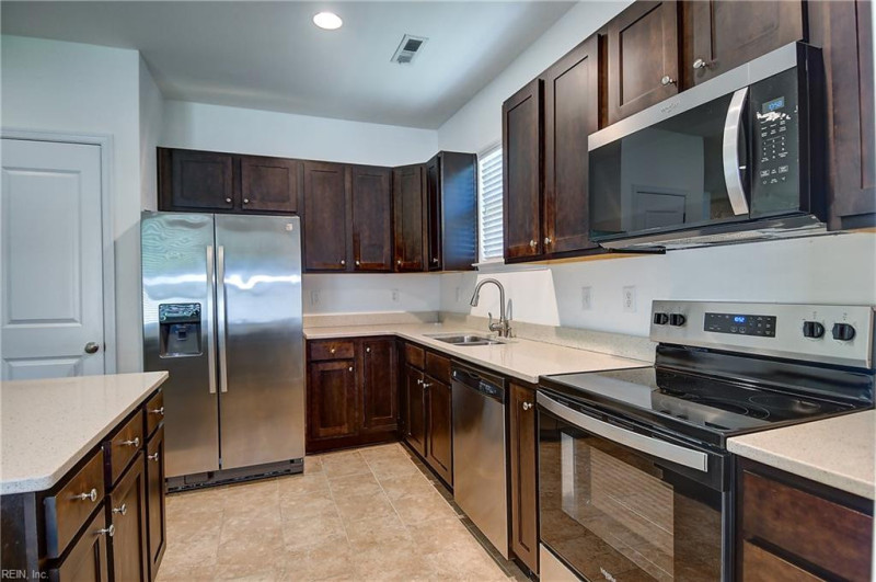 Photo 3 of 40 residential for sale in Chesapeake virginia