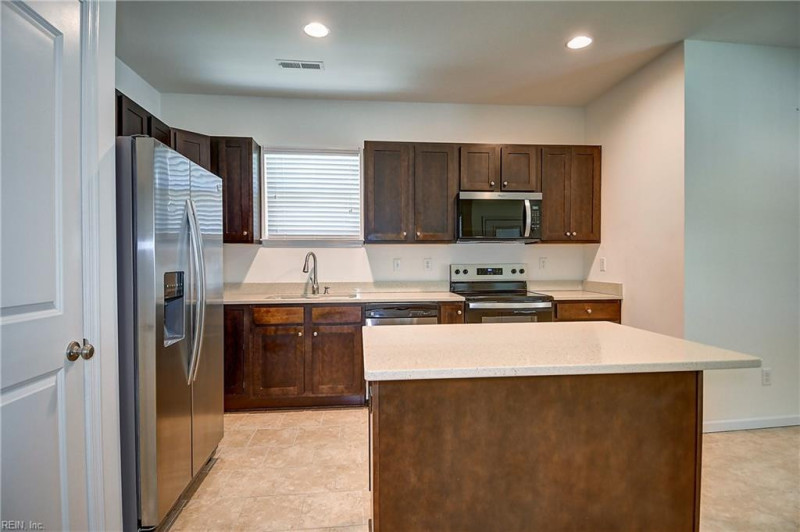 Photo 4 of 40 residential for sale in Chesapeake virginia